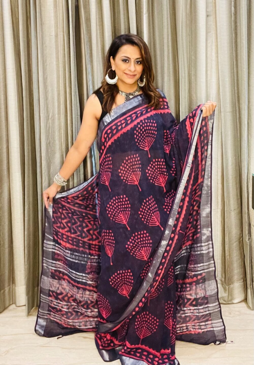 Black & Pink print saree