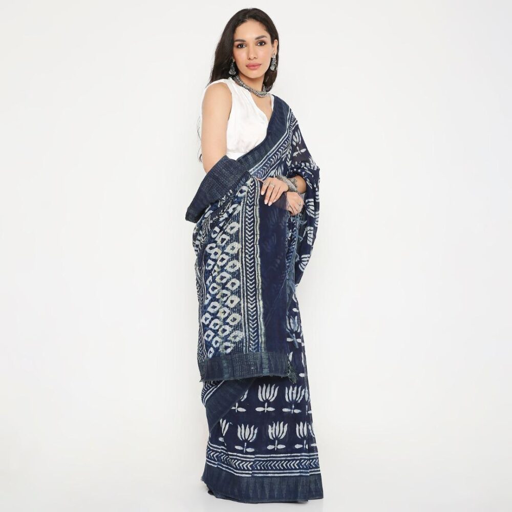 Blue lotus Print Saree - Image 4